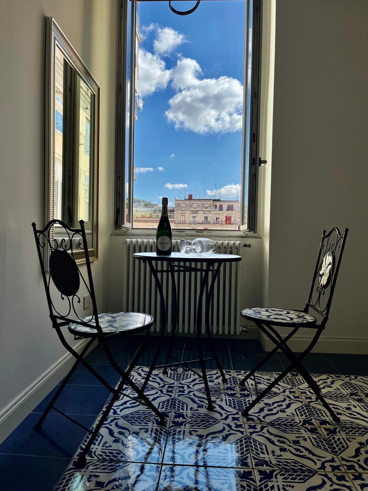 Gramsci 16 Hotel Nápoly Kültér fotó